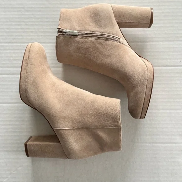 Vince Camuto VP Isanna Boots - Picture 5 of 15